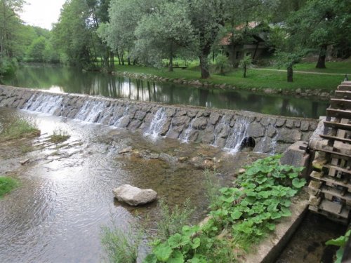 Jez pred žago in mlinom